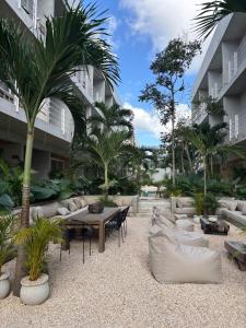 Κήπος έξω από το New Loft with Beach Club Access