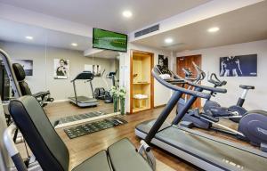Fitness centrum a/nebo fitness zařízení v ubytování Sercotel Ciutat de Montcada