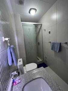 Bilik mandi di Departamento con la mejor vista en Obrajes +21 gambar
