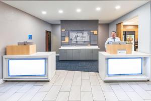 Vstupní hala nebo recepce v ubytování Holiday Inn Express & Suites Del Rio by IHG + 37 fotografií