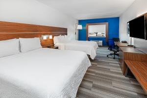 Postel nebo postele na pokoji v ubytování Holiday Inn Express & Suites Del Rio by IHG