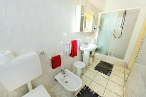 Kylpyhuone majoituspaikassa Hotel Lucerna