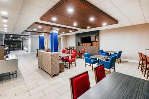 Posezení v ubytování Holiday Inn Express & Suites Del Rio by IHG