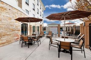 Balkón nebo terasa v ubytování Holiday Inn Express & Suites Del Rio by IHG