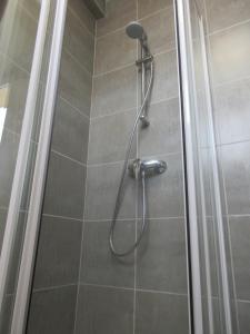 Un baño de Hotel Sables D'or
