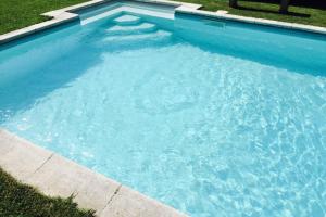 The swimming pool at or close to Villa White