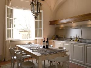 A kitchen or kitchenette at Poggio al Casone