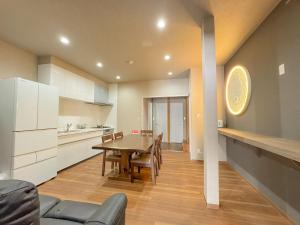 Kuchyň nebo kuchyňský kout v ubytování Mageme House JUN-CB0102