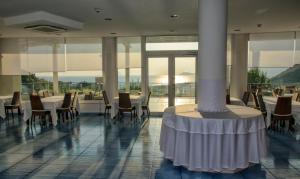 Restaurace v ubytování Moresco Park Hotel