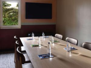 Ibis Styles Abidjan Plateau商务区和/或会议室