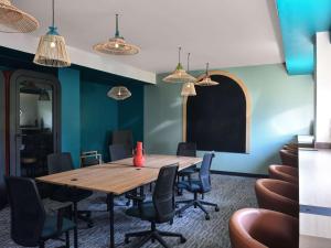 Ibis Styles Abidjan Marcory的休息区