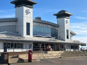 Fotografie z fotogalerie ubytování Stunning 2 bedroom flat for 5 people overlooking the sea 2A v destinaci Felixstowe
