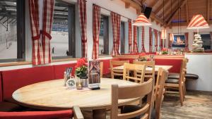 Restaurace v ubytování Alpine Hotel