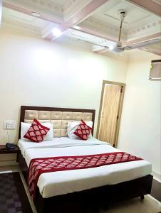 Fotografie z fotogalerie ubytování Hotel Novelty Inn - 2 min walk from Golden Temple v destinaci Amritsar