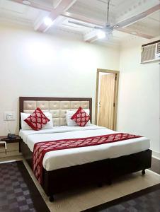 Fotografie z fotogalerie ubytování Hotel Novelty Inn - 2 min walk from Golden Temple v destinaci Amritsar