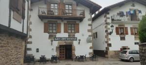 Gallery image of Hostal Mendaurpe in Ituren