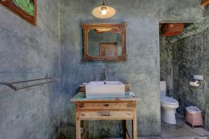 Bagno di Beautiful Rustic 3bd Villa in Bingin