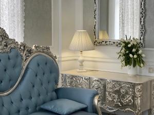 Posedenie v ubytovaní Royal Grand Hotel