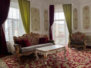 Posezení v ubytování Royal Grand Hotel