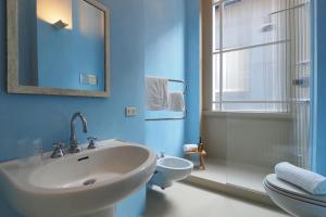 Kúpeľňa v ubytovaní Villa Frascati with garden - City Life + 27 fotografií