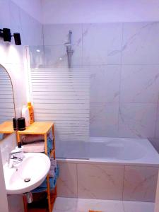 Phòng tắm tại Family Apartments Neunkirchen - 3 room's Apartment 4 +20 ảnh
