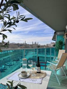 Bazén v ubytování El Balcón del Ebro by Alogest- Vistas, piscina y 2 parking nebo v jeho okolí