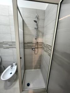 Un baño de La casetta mare e monti 31 fotos más