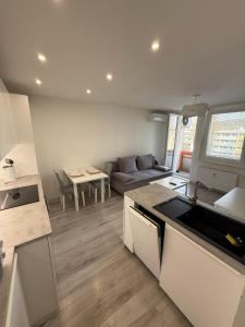Η κουζίνα ή μικρή κουζίνα στο Modern apartment near City Center with easy transport access +1 φωτογραφίες