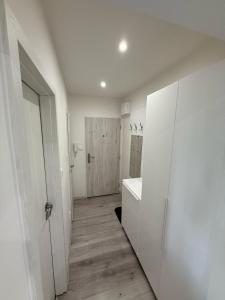 Φωτογραφία από το άλμπουμ του Modern apartment near City Center with easy transport access στην Μπρατισλάβα