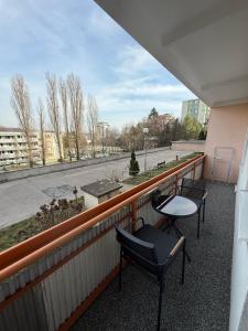 Μπαλκόνι ή βεράντα στο Modern apartment near City Center with easy transport access
