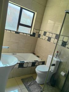 Bilik mandi di XLA Home Destiny +6 gambar
