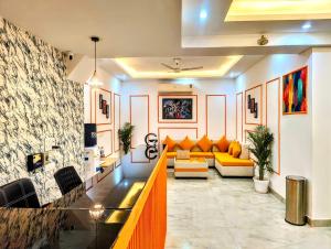 Hotel Mavens House Artemis Hospital Road的休息区
