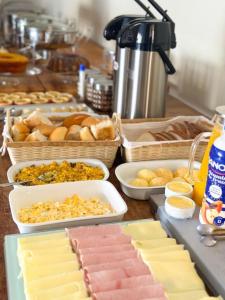 Comida no hotel ou em algum lugar perto