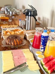 Comida no hotel ou em algum lugar perto
