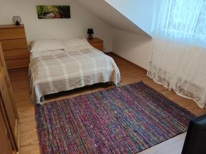 Postel nebo postele na pokoji v ubytování Haus Josef, Apartment mit Balkon und 2 Schlafzimmer