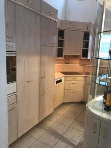 Beautiful apartment in the center of Switzerland的厨房或小厨房