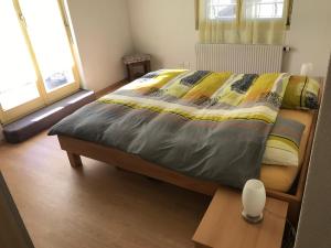 Beautiful apartment in the center of Switzerland客房内的一张或多张床位
