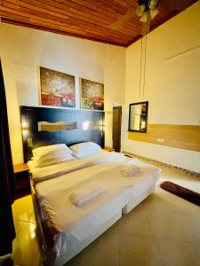 Gallery image of Aloha inn in Himmafushi