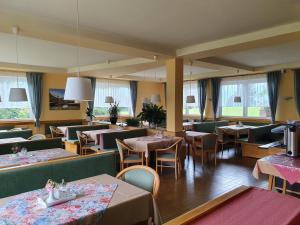 Posedenie v ubytovaní Pension ALPENHAUS
