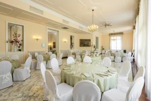 Photo de la galerie de l'établissement Grand Hotel Terme, à Riolo Terme