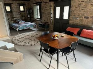 Et opholdsområde på Χελιδόνα - Helidona + 32 billeder