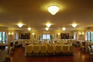 A seating area at Hotel Borgo degli Olivi