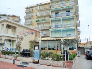 Foto sihtkohas Arma di Taggia asuva majutusasutuse Hotel Lucerna galeriist