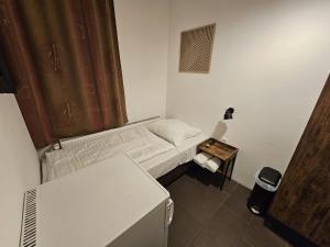 Postel nebo postele na pokoji v ubytování Hostel Sleep INN