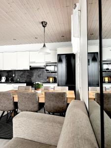 Кухня или мини-кухня в Kulta Villa
