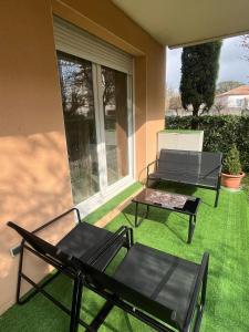 Κήπος έξω από το Joli Appt La Pérouse, Centre ville, Rez de Jardin
