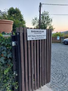 Foto sihtkohas Tihany asuva majutusasutuse Babamúzeum apartman galeriist