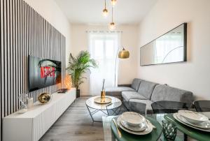 Χώρος καθιστικού στο City Center Luxury Portofino - Free Parking - AC