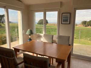 Billede fra billedgalleriet på Maison calme avec vue mer, proche plages, cheminée et Wi-Fi - FR-1-418-264 i Le Palais