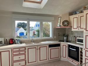 Billede fra billedgalleriet på Maison calme avec vue mer, proche plages, cheminée et Wi-Fi - FR-1-418-264 i Le Palais + 16 billeder